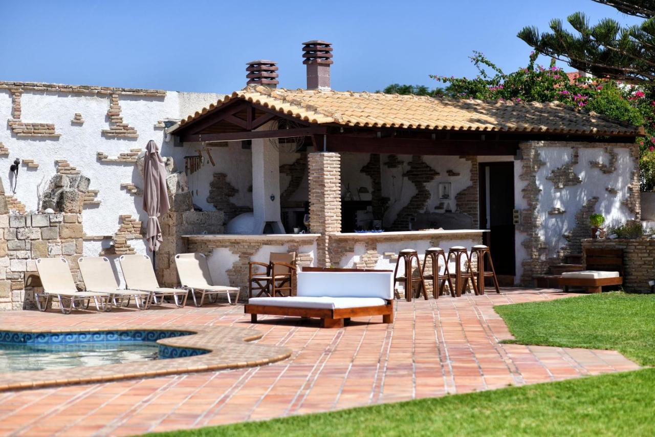 Luxurious Villa By The Sea Posidhonía Exterior foto